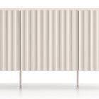 Derriva three-door chest of drawers with fluted fronts 170 cm cashmere