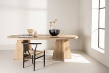 Quishly oval dining table 115 x 230 cm bleached oak