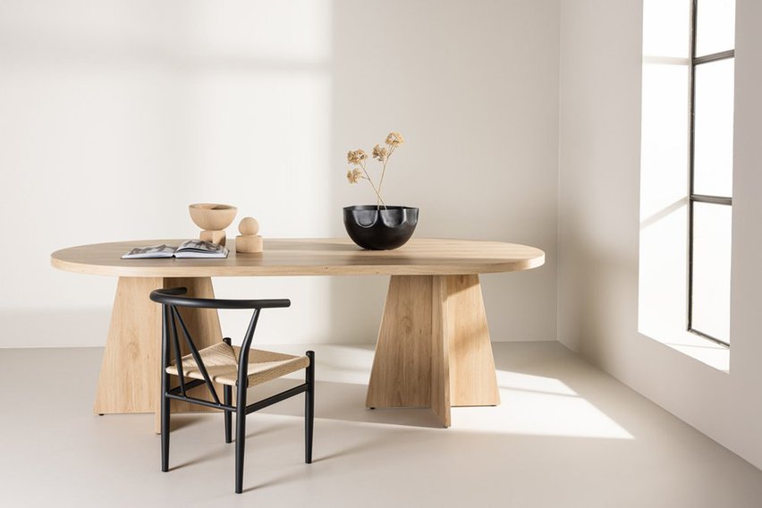 Quishly oval dining table 115 x 230 cm bleached oak