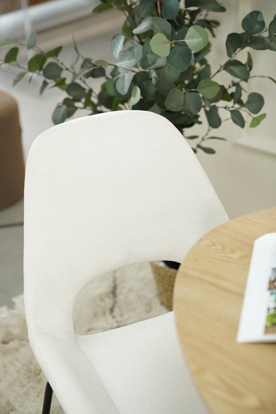 Secribed cream upholstered chair